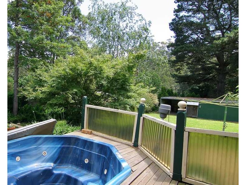 123 Woori Yallock Road, Cockatoo VIC 3781