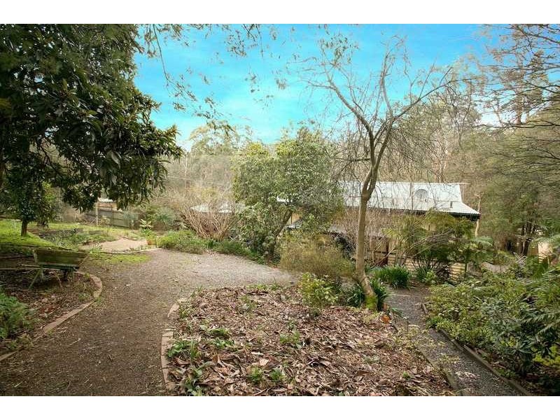 16 Viewhill Road, Cockatoo VIC 3781