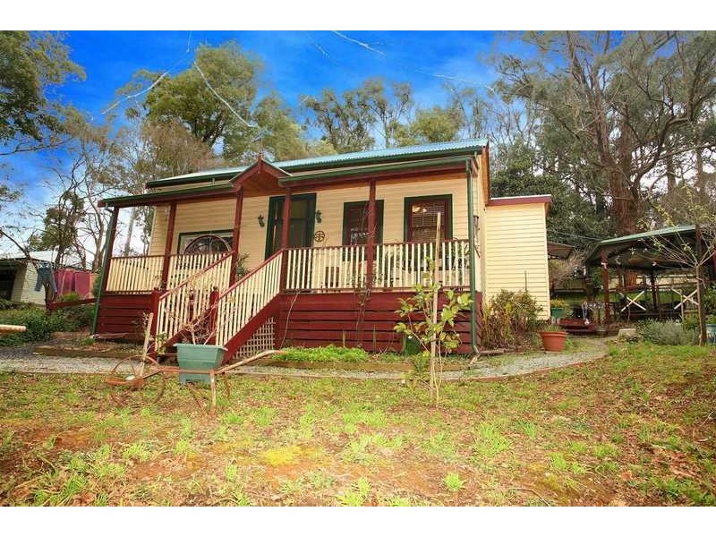 16 Viewhill Road, Cockatoo VIC 3781
