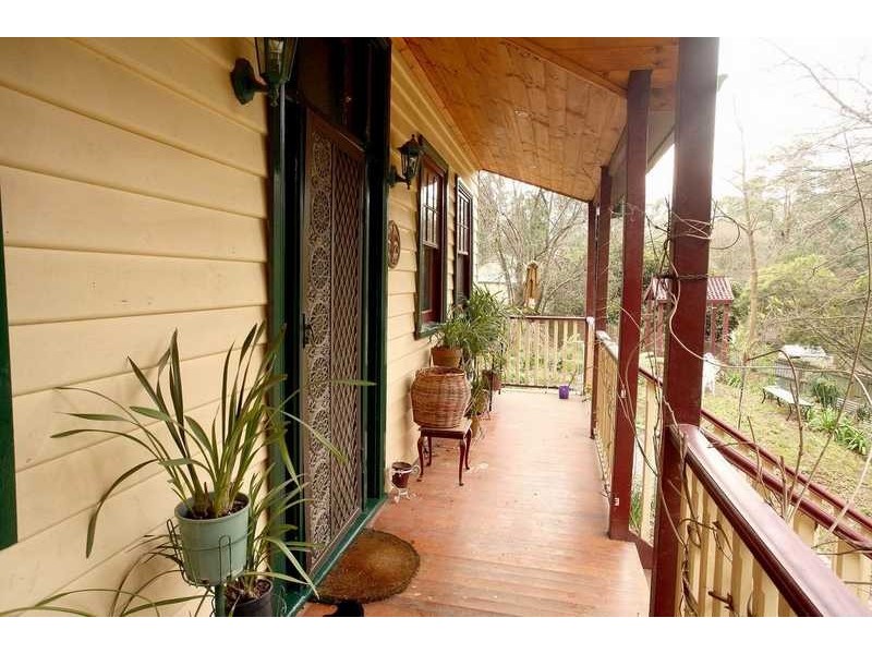 16 Viewhill Road, Cockatoo VIC 3781
