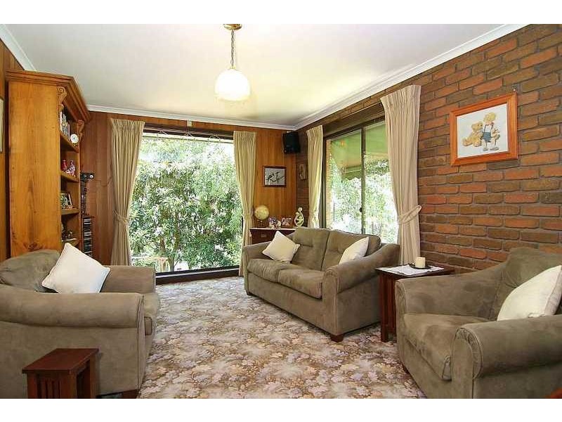 45 Caroline Avenue, Cockatoo VIC 3781