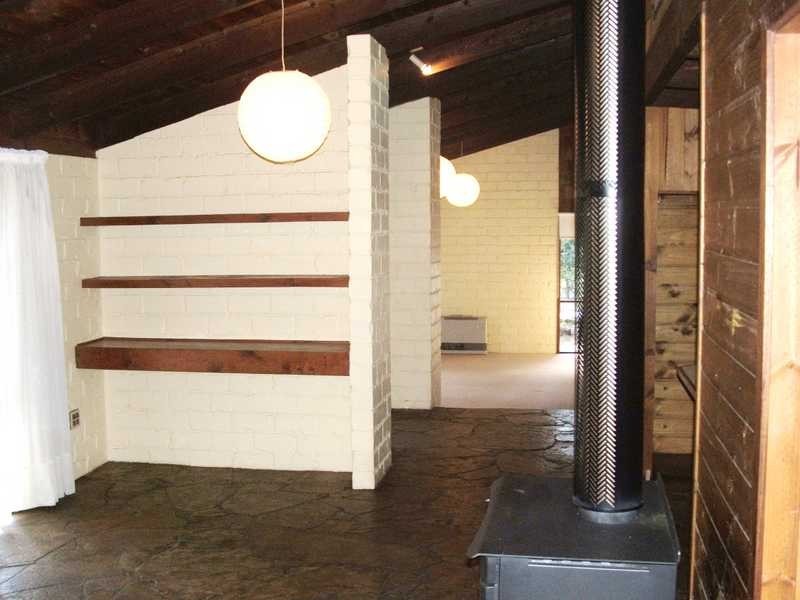 4 McNamara Road, Avonsleigh VIC 3782