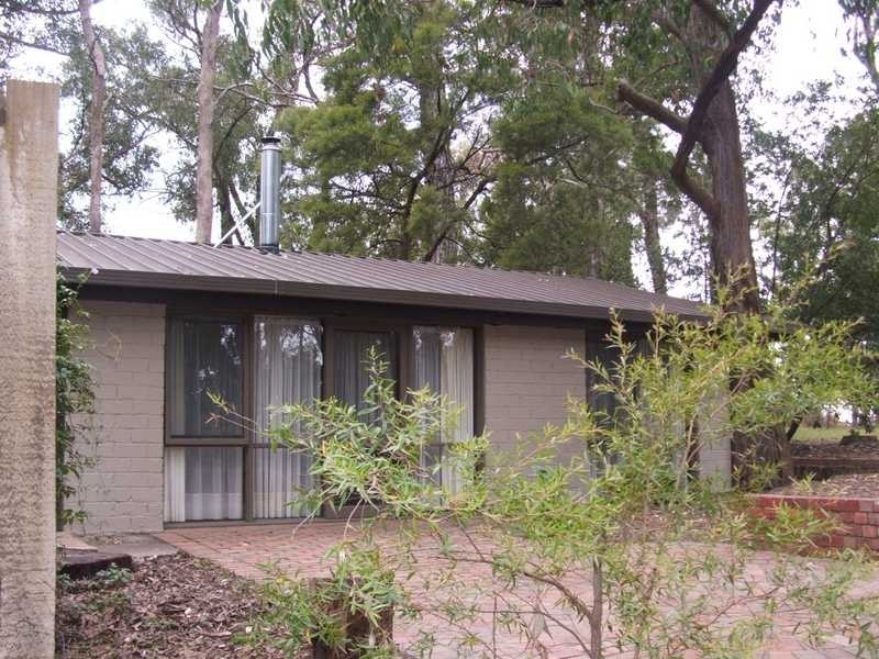 4 McNamara Road, Avonsleigh VIC 3782