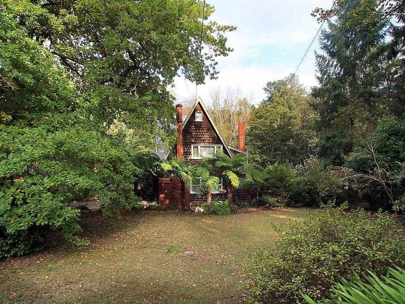 11 Lakeside Drive, Emerald VIC 3782