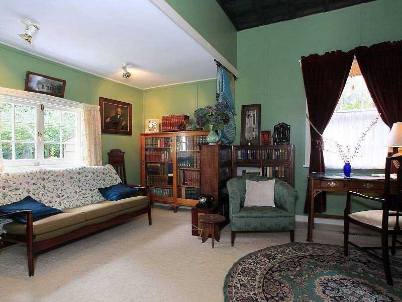 11 Lakeside Drive, Emerald VIC 3782