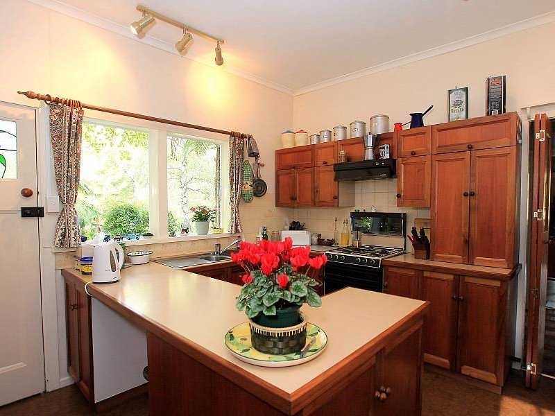 11 Lakeside Drive, Emerald VIC 3782