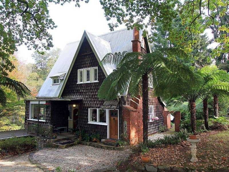 11 Lakeside Drive, Emerald VIC 3782