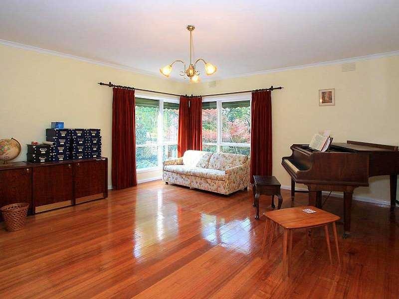 15 Maurice Street, Cockatoo VIC 3781