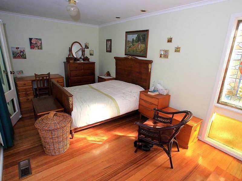 15 Maurice Street, Cockatoo VIC 3781