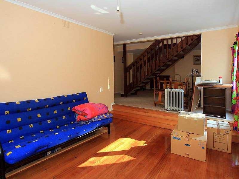 15 Maurice Street, Cockatoo VIC 3781