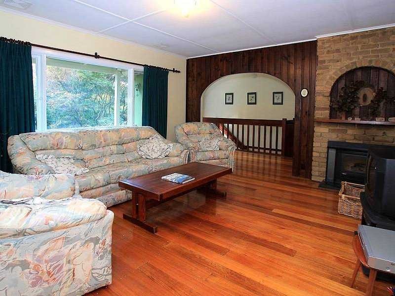 15 Maurice Street, Cockatoo VIC 3781