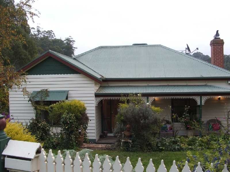 3 Caroline Crescent, Emerald VIC 3782