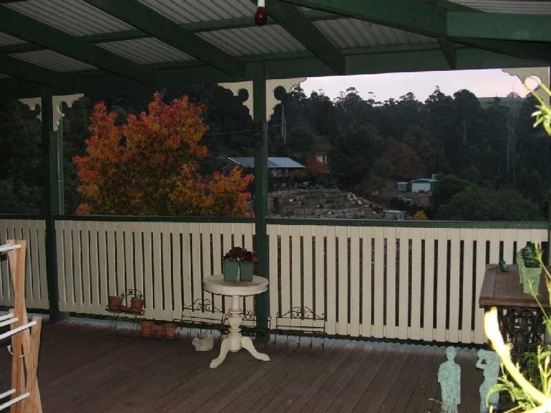 3 Caroline Crescent, Emerald VIC 3782