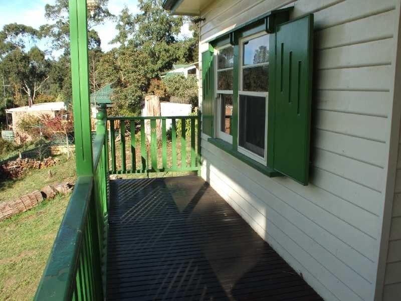 10 Baker Street, Cockatoo VIC 3781