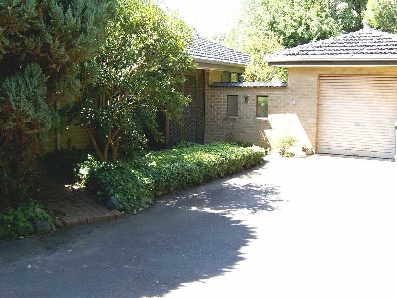 16 Charman Avenue, Emerald VIC 3782