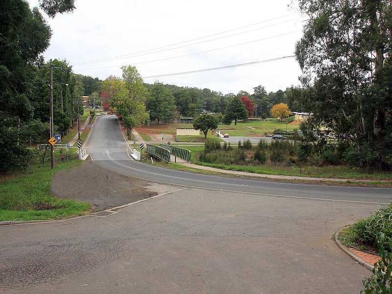 4 Bailey Road, Cockatoo VIC 3781