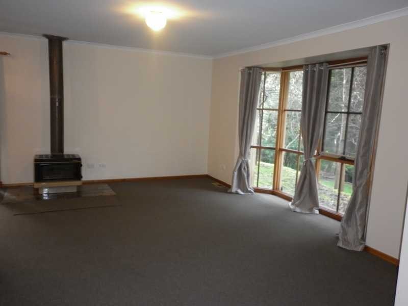 30 Neville Street, Cockatoo VIC 3781