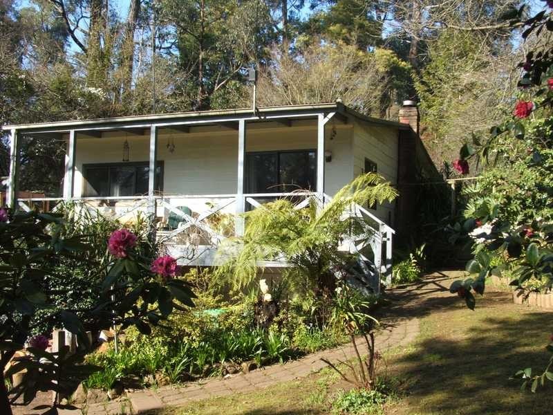 11 Maurice Street, Cockatoo VIC 3781