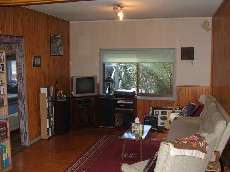 11 Maurice Street, Cockatoo VIC 3781