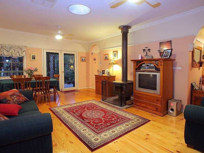 13 Vista Drive, Emerald VIC 3782
