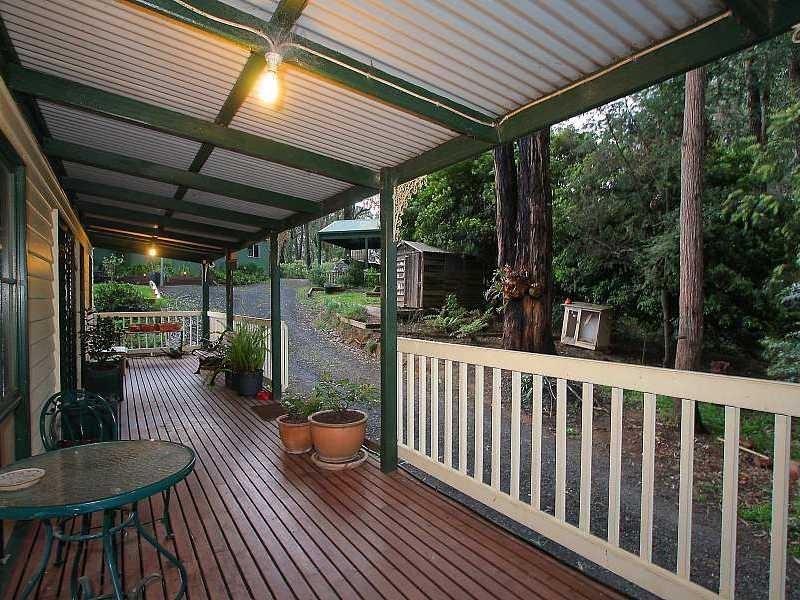 13 Vista Drive, Emerald VIC 3782
