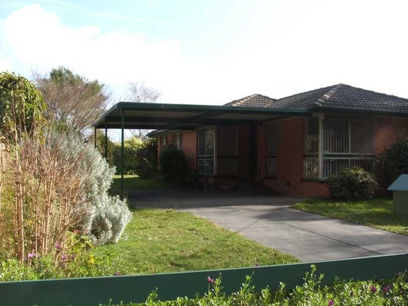 16 Kilvington Drive, Emerald VIC 3782