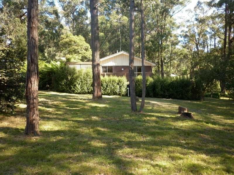 13 Mackenzie Street, Cockatoo VIC 3781