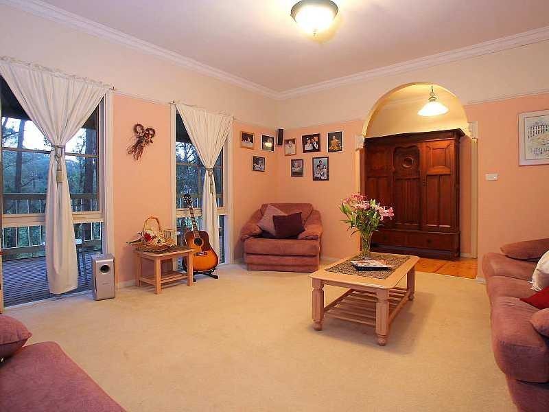 13 Vista Drive, Emerald VIC 3782