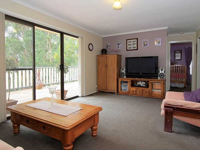 2 Allenby Avenue, Cockatoo VIC 3781