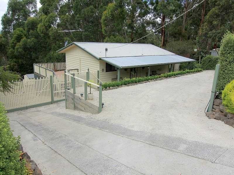 2 Allenby Avenue, Cockatoo VIC 3781