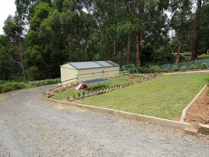 2 Allenby Avenue, Cockatoo VIC 3781