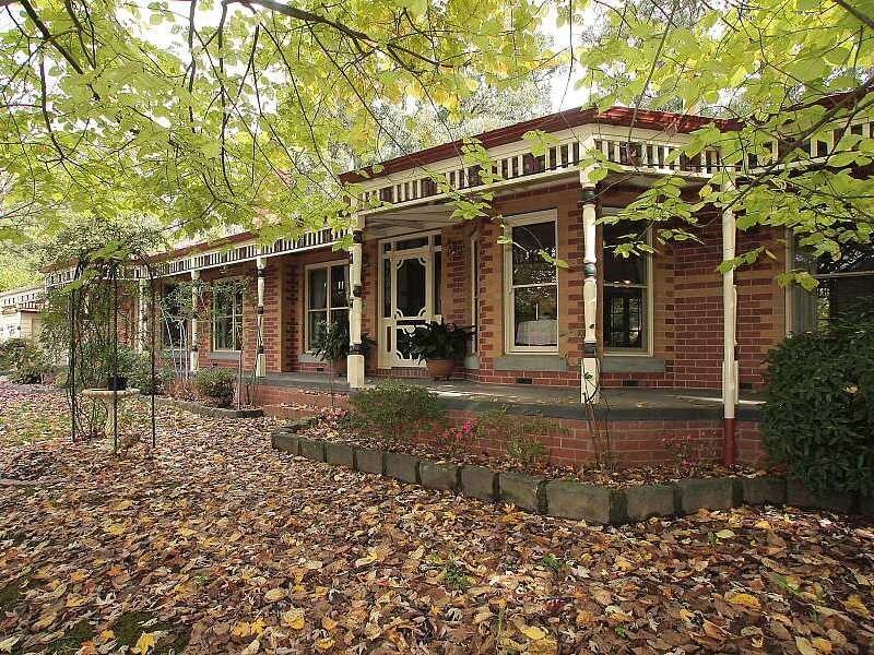44 First Avenue, Cockatoo VIC 3781