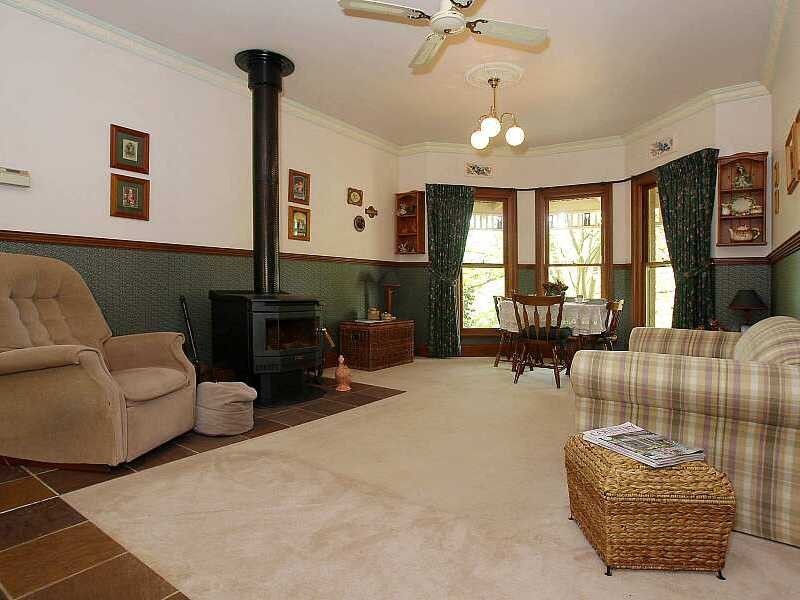 44 First Avenue, Cockatoo VIC 3781