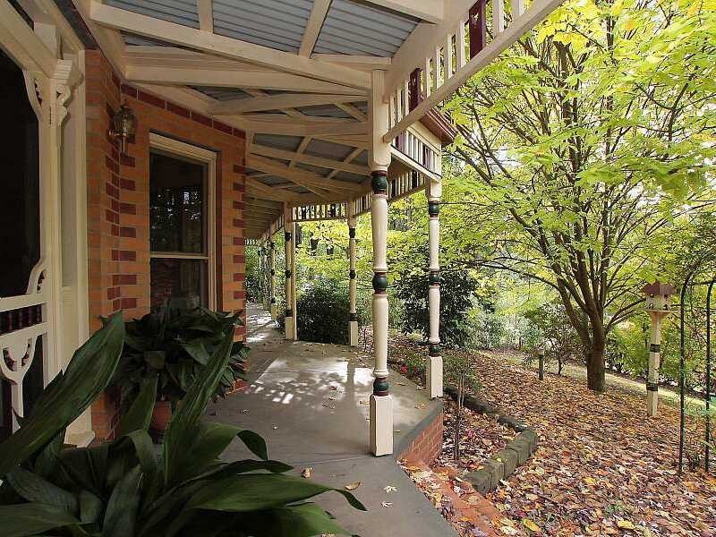 44 First Avenue, Cockatoo VIC 3781