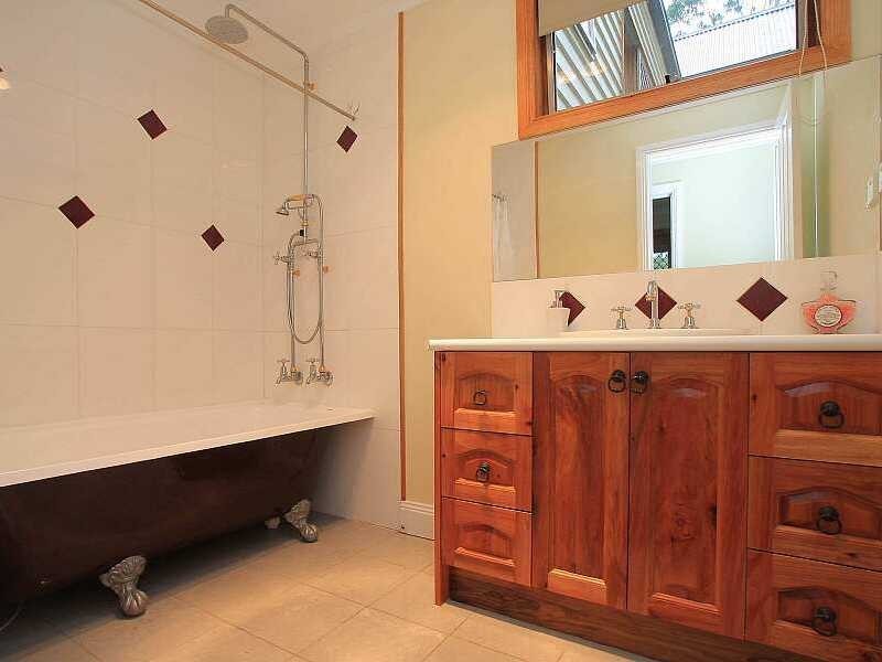 51 Bluebird Avenue, Cockatoo VIC 3781