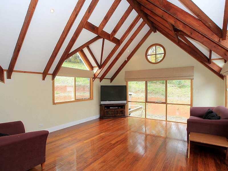 51 Bluebird Avenue, Cockatoo VIC 3781