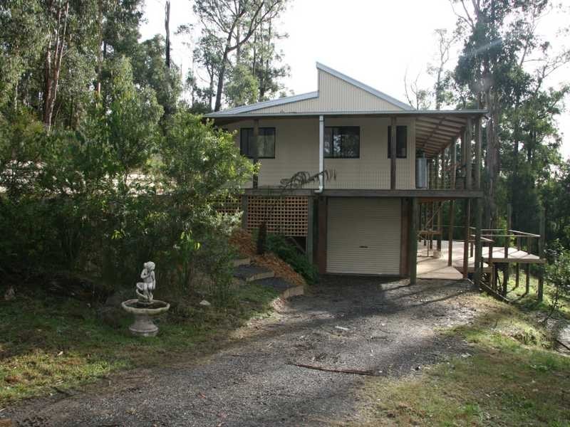 6 Arthur Road, Cockatoo VIC 3781