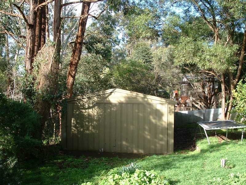 14 Birdwood Avenue, Cockatoo VIC 3781