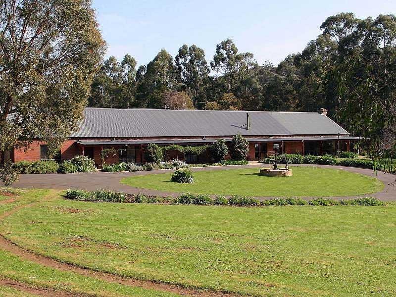 695 Beenak East Rd, Gembrook VIC 3783