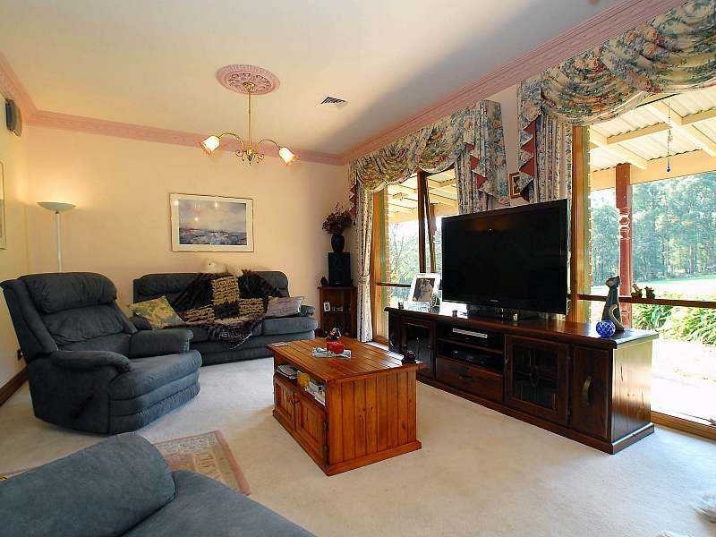 695 Beenak East Rd, Gembrook VIC 3783