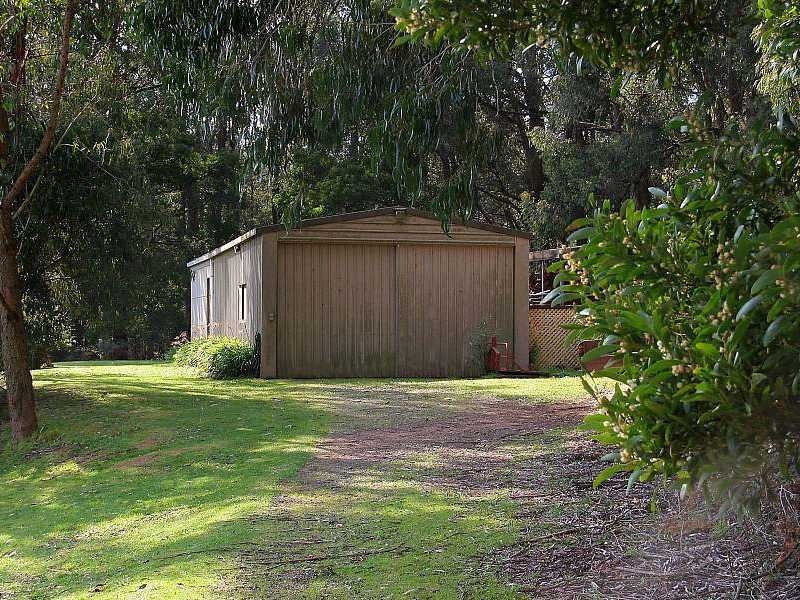 695 Beenak East Rd, Gembrook VIC 3783