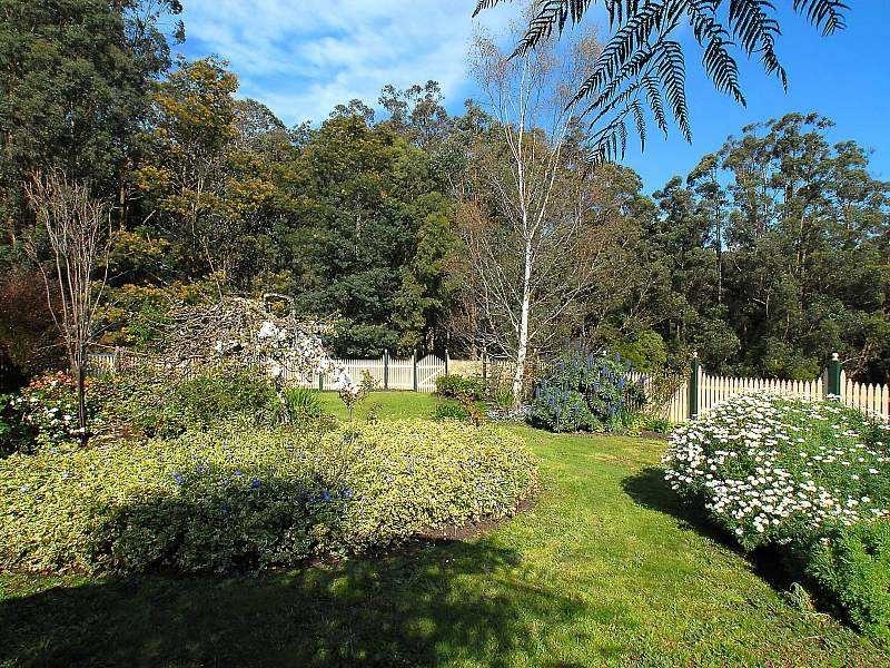 695 Beenak East Rd, Gembrook VIC 3783