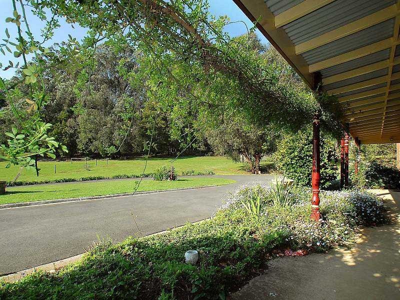 695 Beenak East Rd, Gembrook VIC 3783