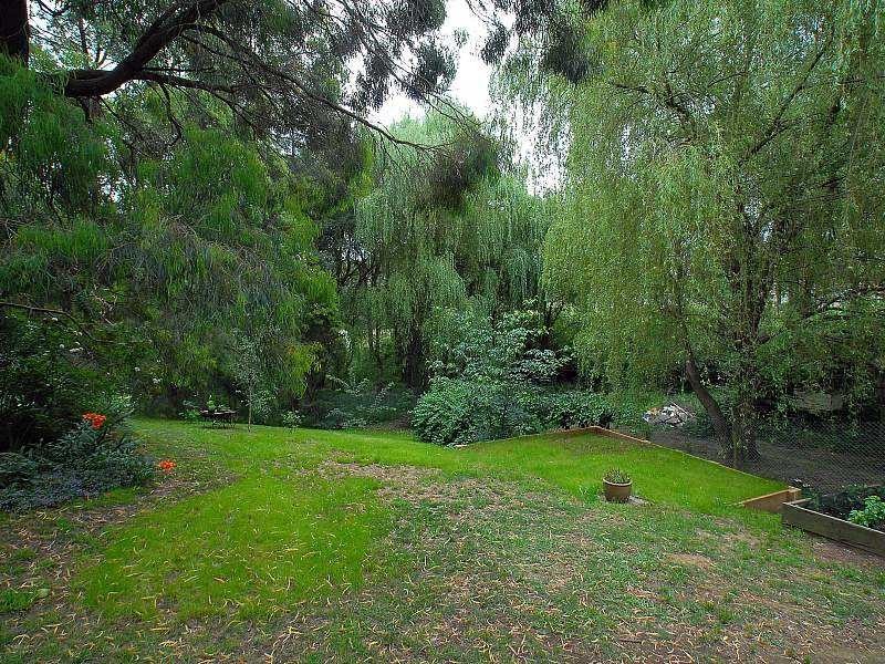 7 Boronia Crescent, Cockatoo VIC 3781