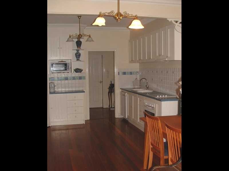 16 Amphlett Avenue, Cockatoo VIC 3781