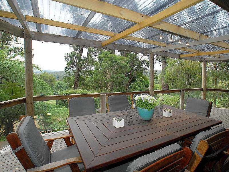 2 Colin Avenue, Cockatoo VIC 3781