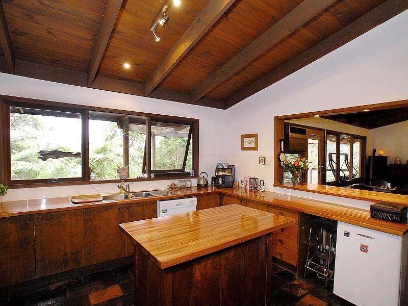 2 Colin Avenue, Cockatoo VIC 3781