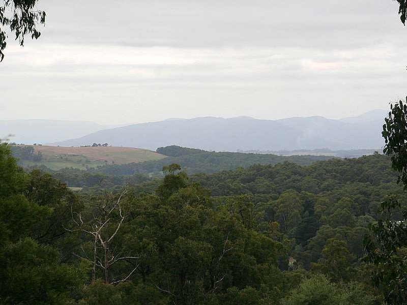 2 Colin Avenue, Cockatoo VIC 3781