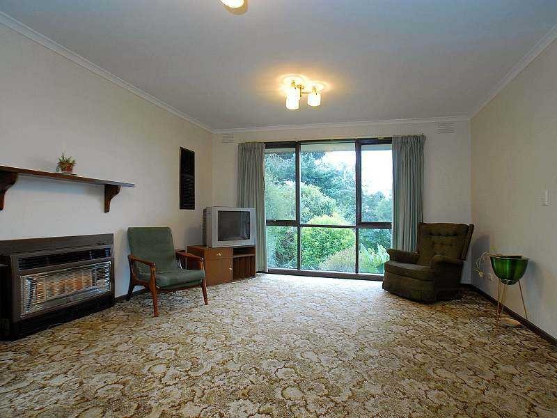 2 Paradise Grove, Emerald VIC 3782