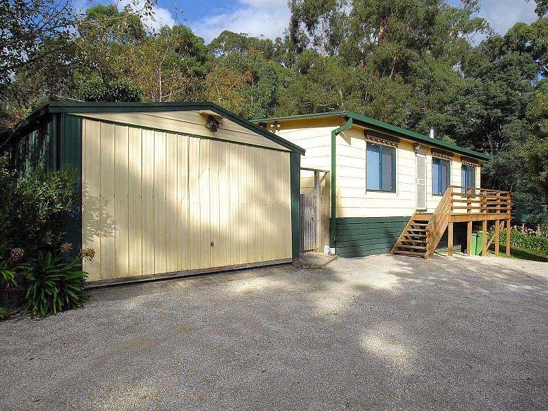 3 Kitchener Parade, Cockatoo VIC 3781